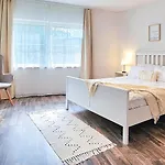 Suedwind - Beautiful Premium With 2 Bedrooms Near Rhine Falls & Zurich Airport In Klettgau Апартаменты *