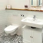 Suedwind - Beautiful Premium With 2 Bedrooms Near Rhine Falls & Zurich Airport In Klettgau Апартаменты Weisweil (Klettgau)