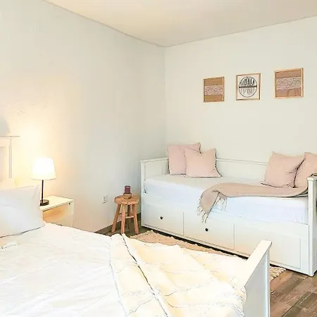 Suedwind - Beautiful Premium With 2 Bedrooms Near Rhine Falls & Zurich Airport In Klettgau * Weisweil (Klettgau)
