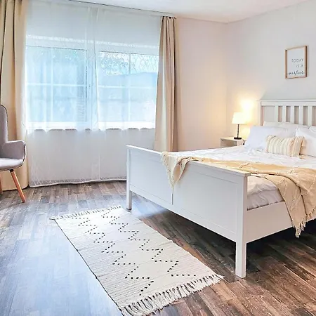 Suedwind - Beautiful Premium With 2 Bedrooms Near Rhine Falls & Zurich Airport In Klettgau Lejlighed *