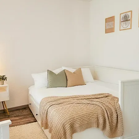 Suedwind - Beautiful Premium With 2 Bedrooms Near Rhine Falls & Zurich Airport In Klettgau Апартаменты Weisweil (Klettgau)
